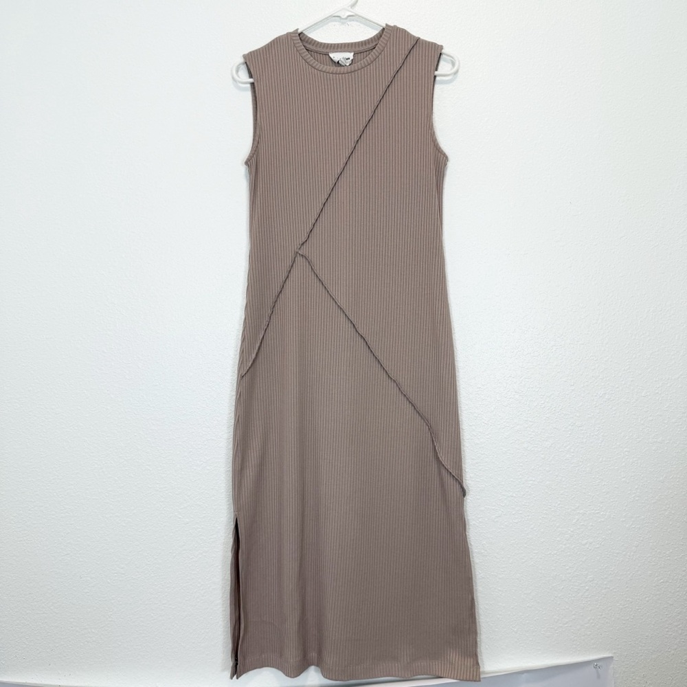 No less than Maxi Dress Sleeveless Tan Slits M